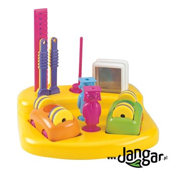 A set of magnetic elements for experience and play