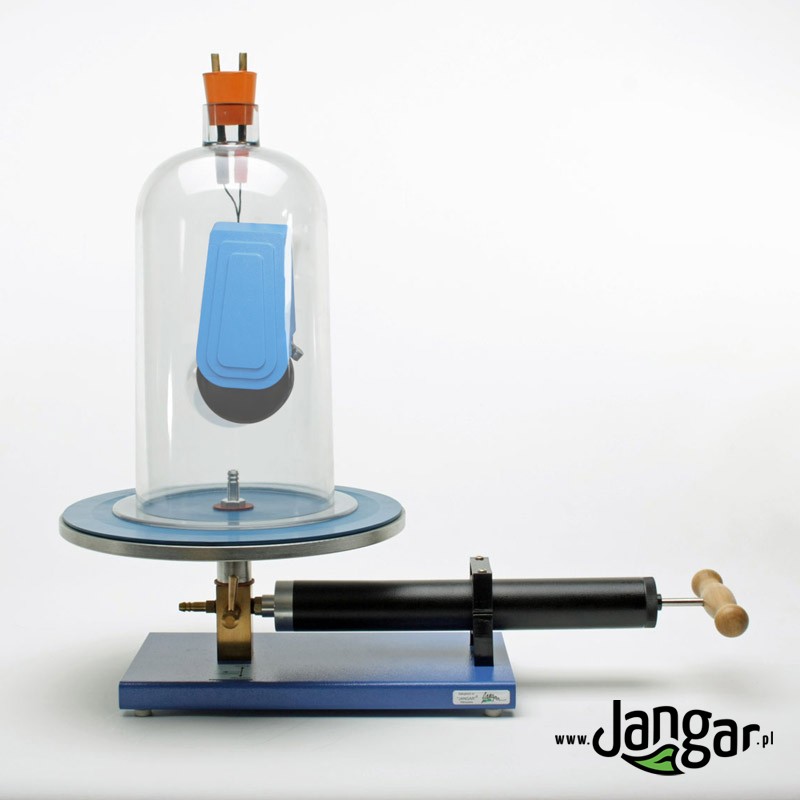 Hand-pumped vacuum shade