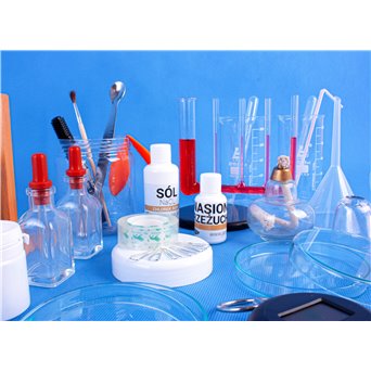 Experiments with water - properties and curiosities, experimental set with laboratory equipment