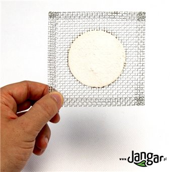 Grid with ceramic disc