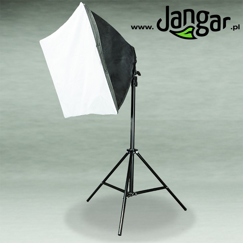 FreePower continuous lighting kit with a 50x70 softbox - jangar.pl