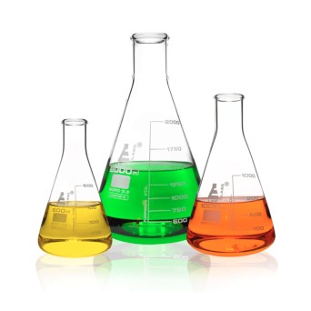 A set in foam: 3 boro conical flasks (500,1000,2000 ml)