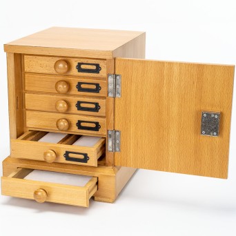 Lockable cabinet with 6 drawers for microscope slides