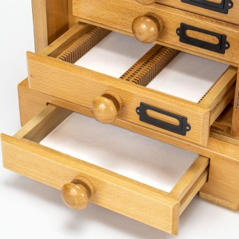 Lockable cabinet with 6 drawers for microscope slides