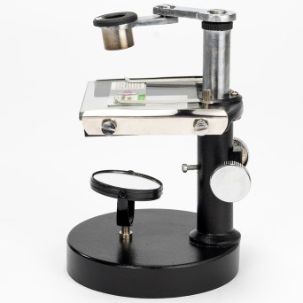 Microscopic viewer for preparations and preparations