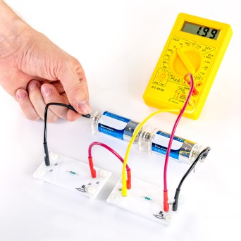 Simple electrical circuits with multimeter