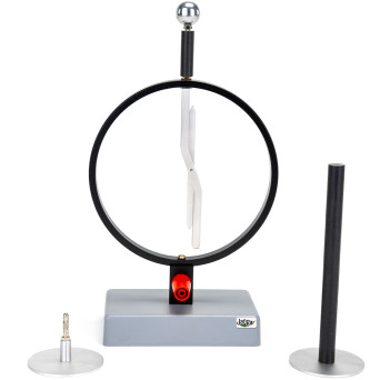 Demonstration electroscope with a discharge electrode and two collecting electrodes