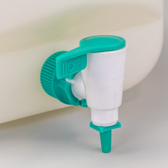 10L container with faucet